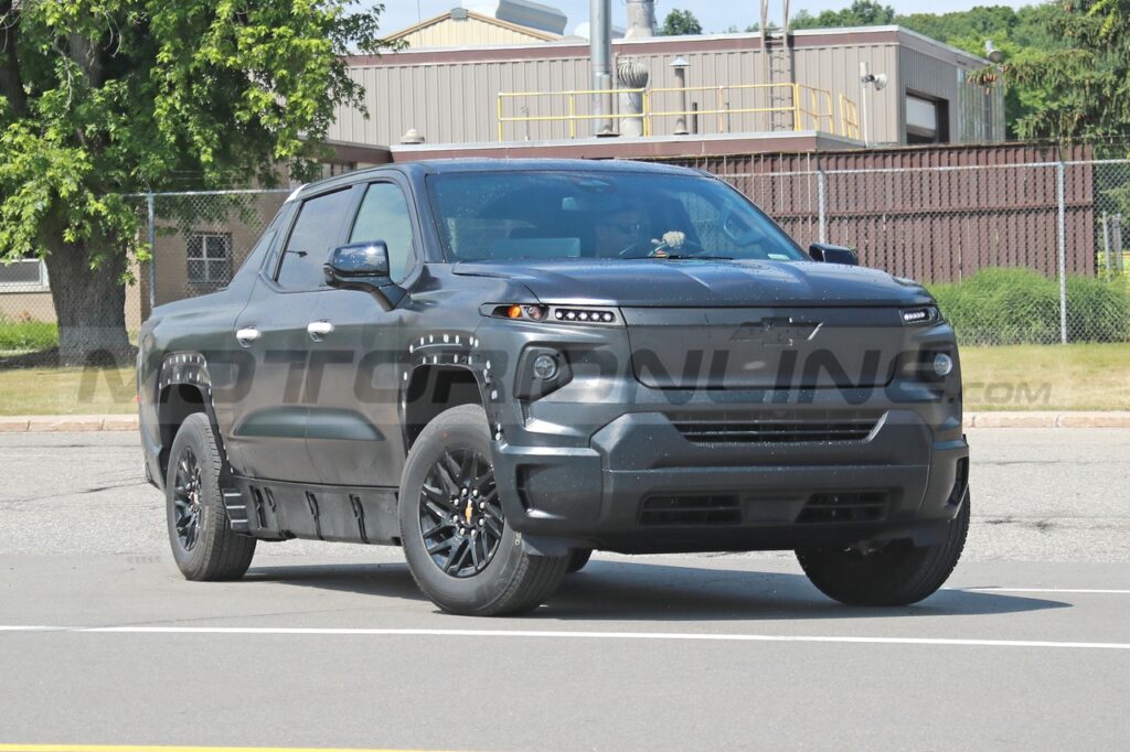 Chevrolet Silverado EV: primo avvistamento su strada per il pick-up elettrico [FOTO SPIA]