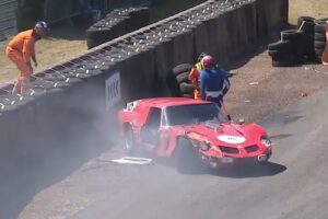 Ferrari Breadvan: spettacolare schianto a Le Mans