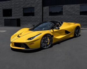 Ferrari LaFerrari Aperta cambia look grazie ai nuovi cerchi HRE [FOTO]