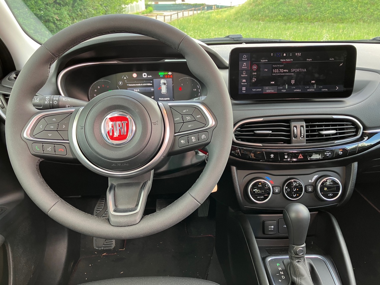 Fiat Tipo Cross Hybrid 2022