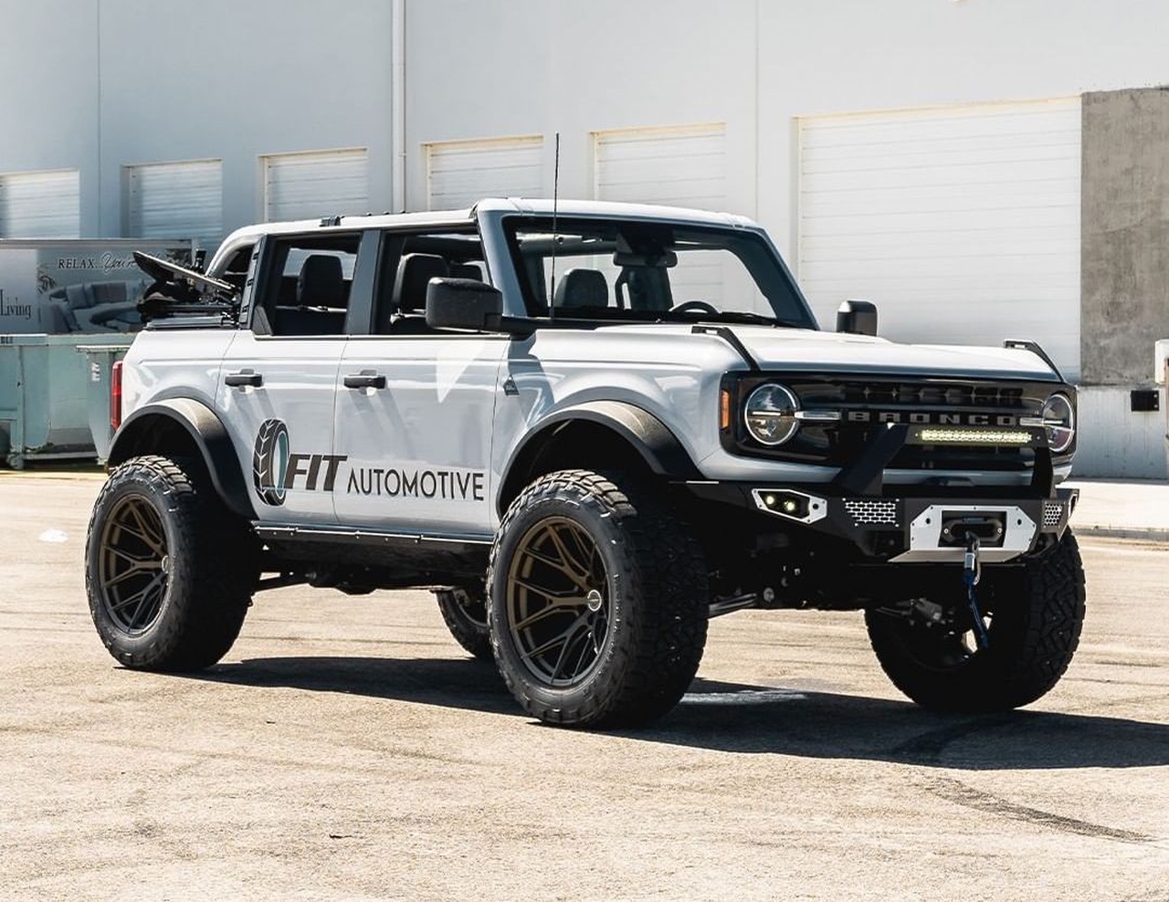 Ford Bronco: più prestazioni in off-road grazie a un kit di potenziamento [FOTO e VIDEO]
