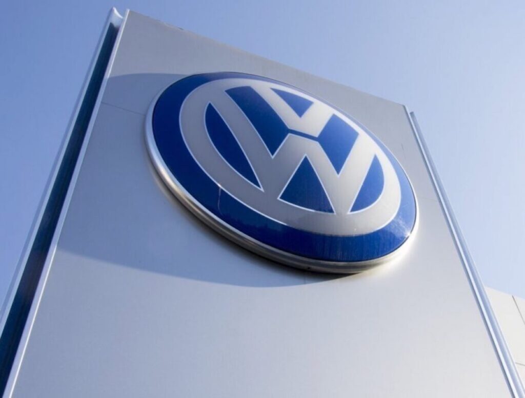 Volkswagen: fatturato stabile nel primo semestre 2022, volano le elettriche