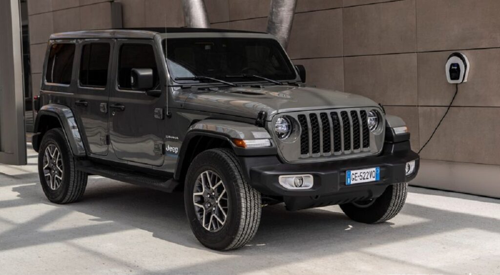 Jeep Wrangler 4xe: a luglio in promozione senza rate ma solo con anticipo