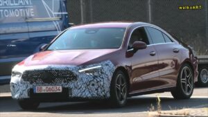 Mercedes CLA 2023: primo avvistamento del nuovo restyling [VIDEO SPIA]