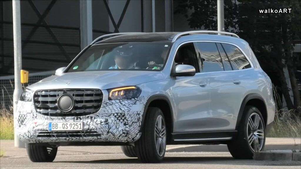 Mercedes GLS 2023: proseguono i test in Germania [VIDEO SPIA]