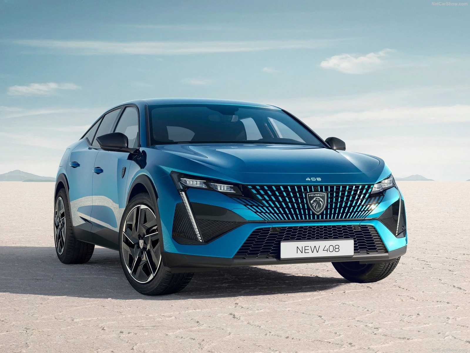 Nuova Peugeot 408: partita la produzione dei modelli pre-serie