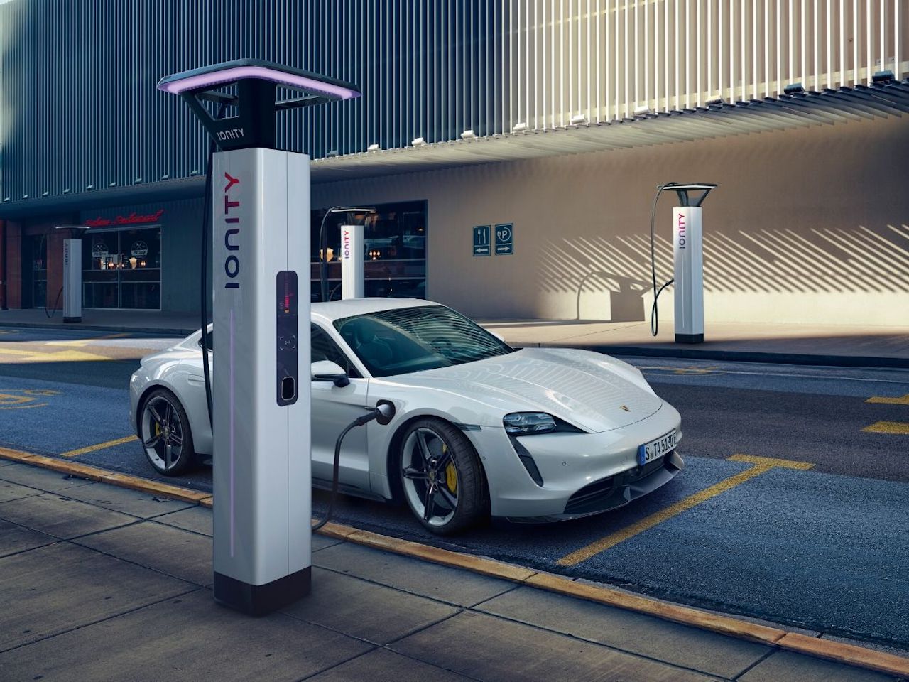 Porsche: i veicoli elettrici possono portare maggiori profitti