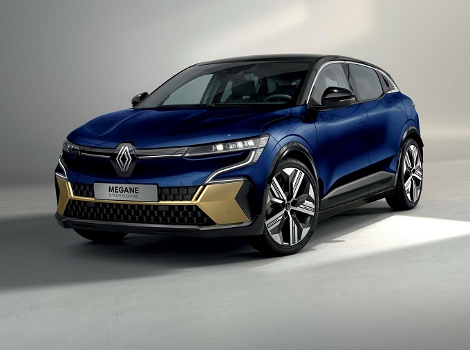 Renault, vendite primo semestre 2022: crescono le tecnologie E-Tech