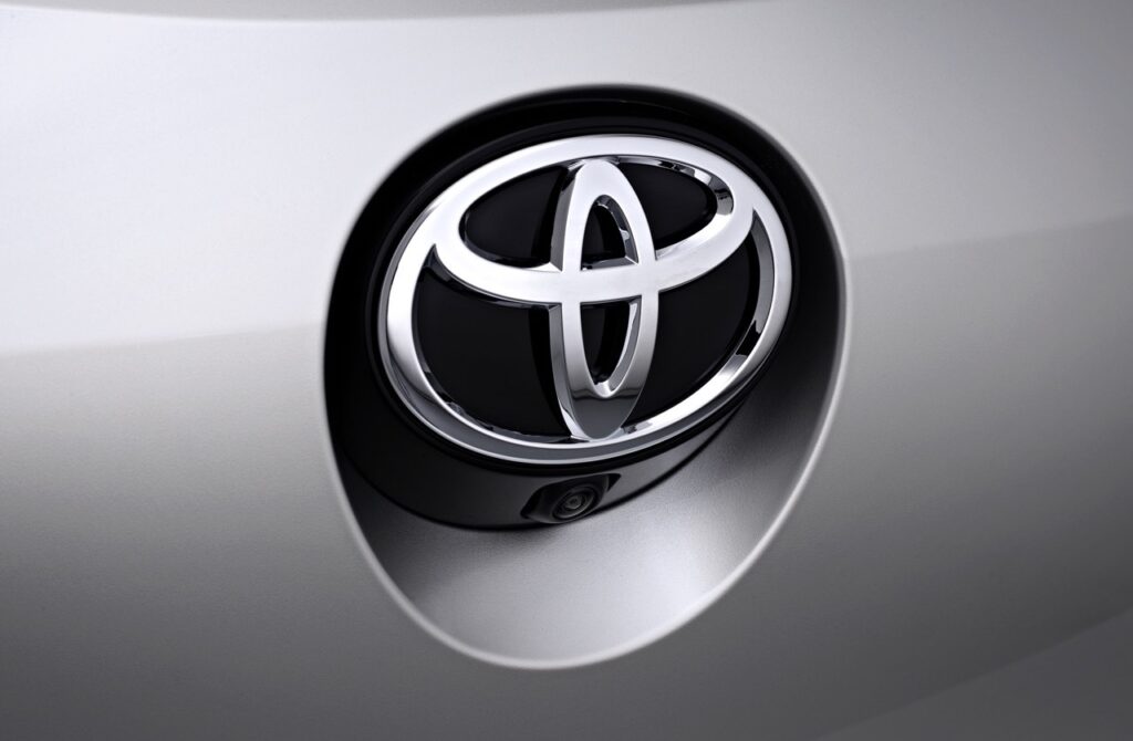 Toyota starebbe sviluppando un’auto sportiva economica a motore centrale