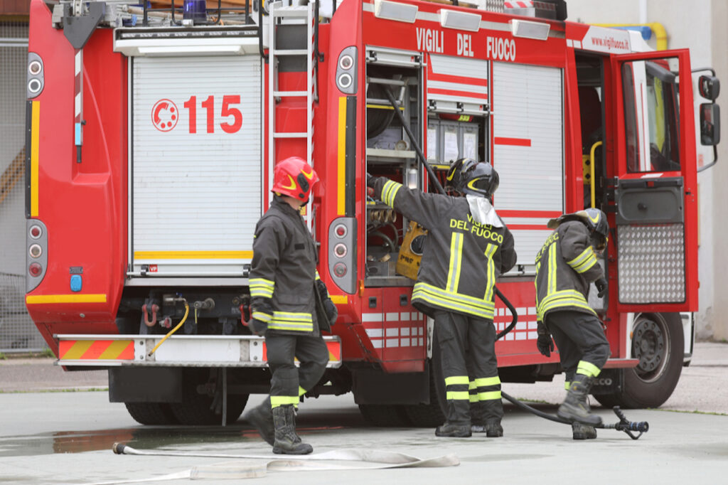 Pistoia, auto finisce fuori strada: morto un uomo di 43 anni