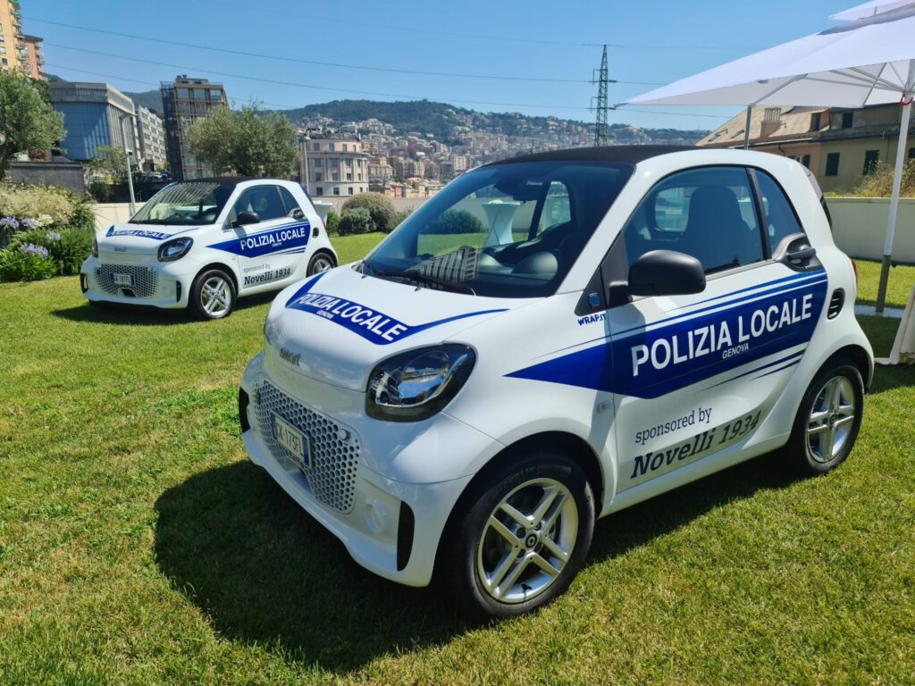 Tre Smart elettriche per la Polizia Locale di Genova e il centro storico