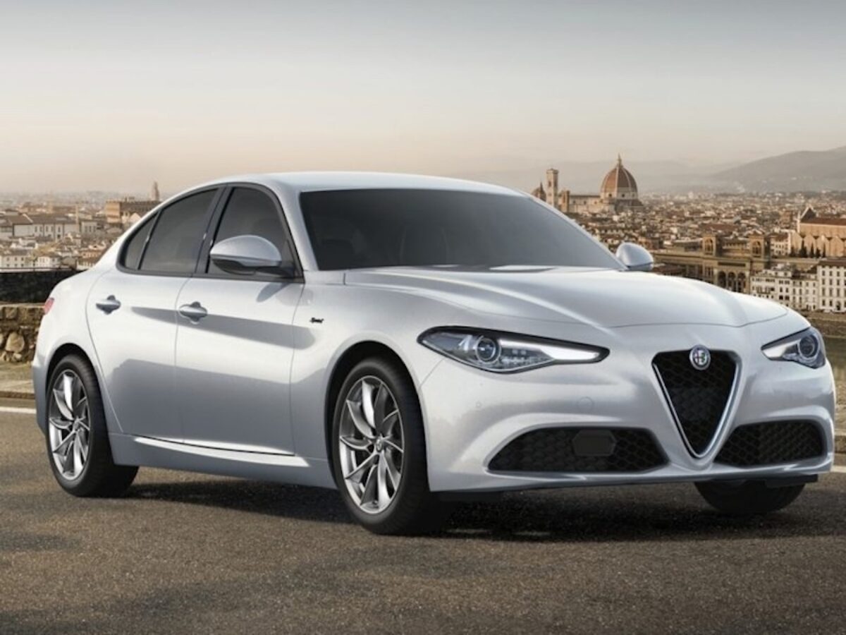 Alfa Romeo Giulia: ad agosto in promozione da 349 euro al mese