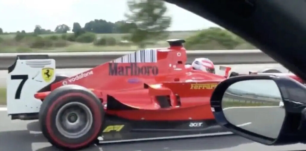 Ferrari F1 in autostrada