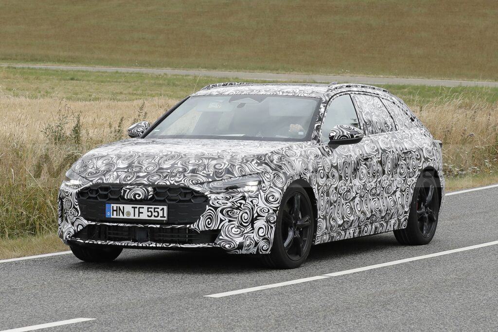 Audi S4 Avant 2024: nuovo prototipo avvistato fuori dal Nurburgring [FOTO SPIA]