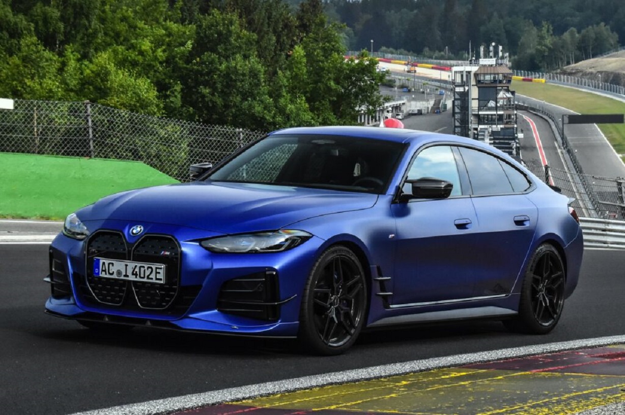 BMW i4: l’elettrica aggiorna estetica e assetto con il kit di AC Schnitzer