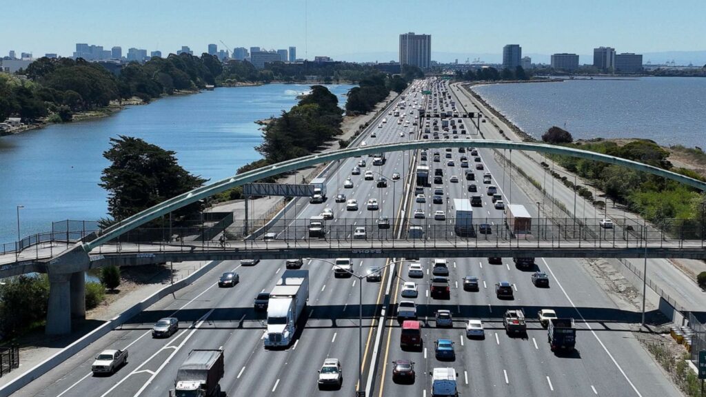 La California vieta la vendita di auto a combustione dal 2035