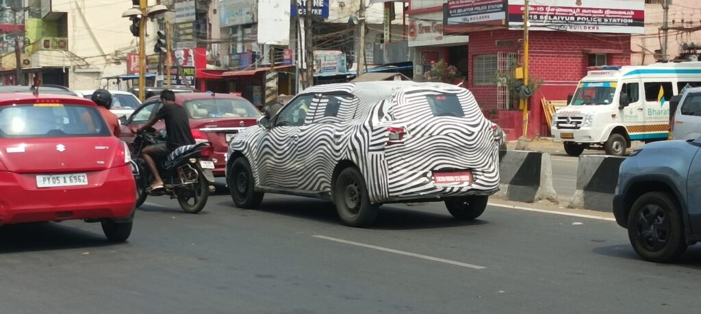 Citroen: avvistato nuovo SUV [FOTO SPIA]