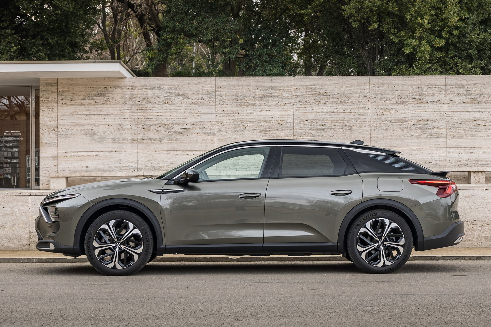 Citroen C5 X: ad agosto in promozione con anticipo zero e rate da 460 euro