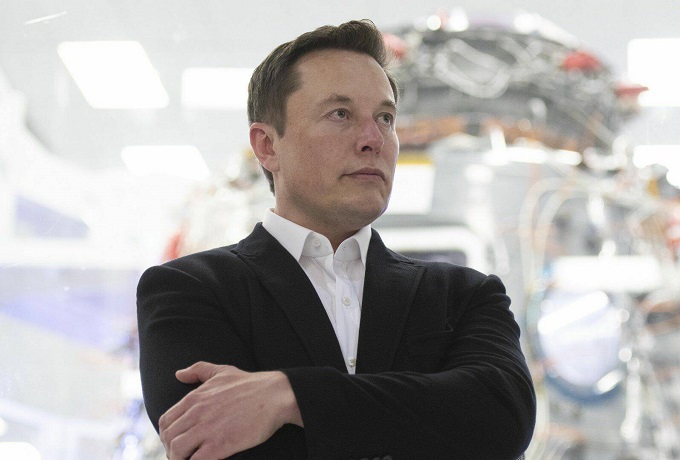 Crisi energetica, Musk frena sulla transizione radicale: “Senza petrolio e gas la civilizzazione si sgretola”