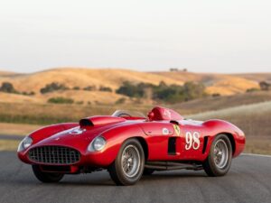 Ferrari 410 Sport Spider: asta record a Monterey per un esemplare del 1955 [FOTO]