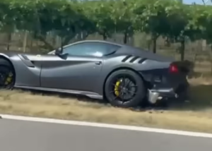 Ferrari F12tdf distrutta in un incidente nei pressi di Verona [VIDEO]