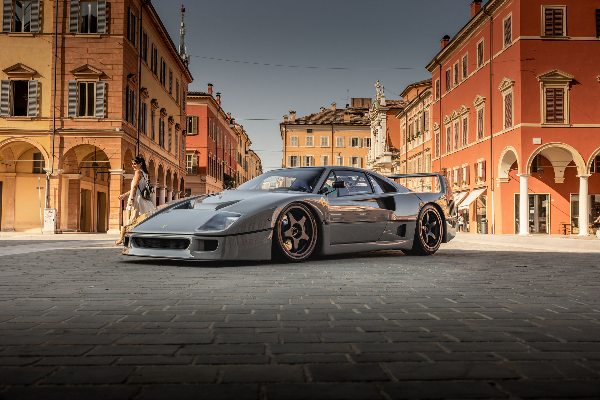 Ferrari F40 in Grigio Nardo con circa 1.000 CV in vendita