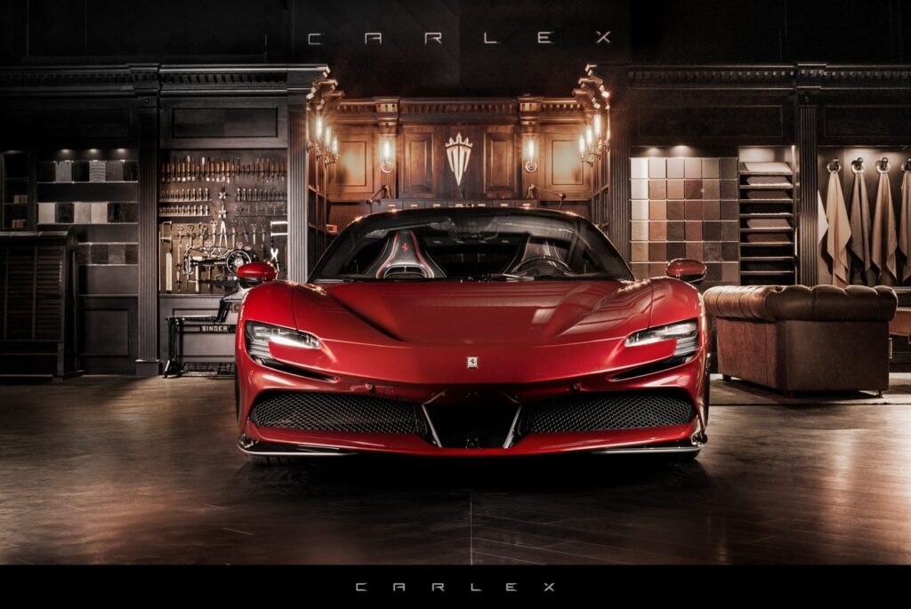 Ferrari SF90 Stradale: Carlex Design applica il suo tocco magico all’abitacolo [FOTO]