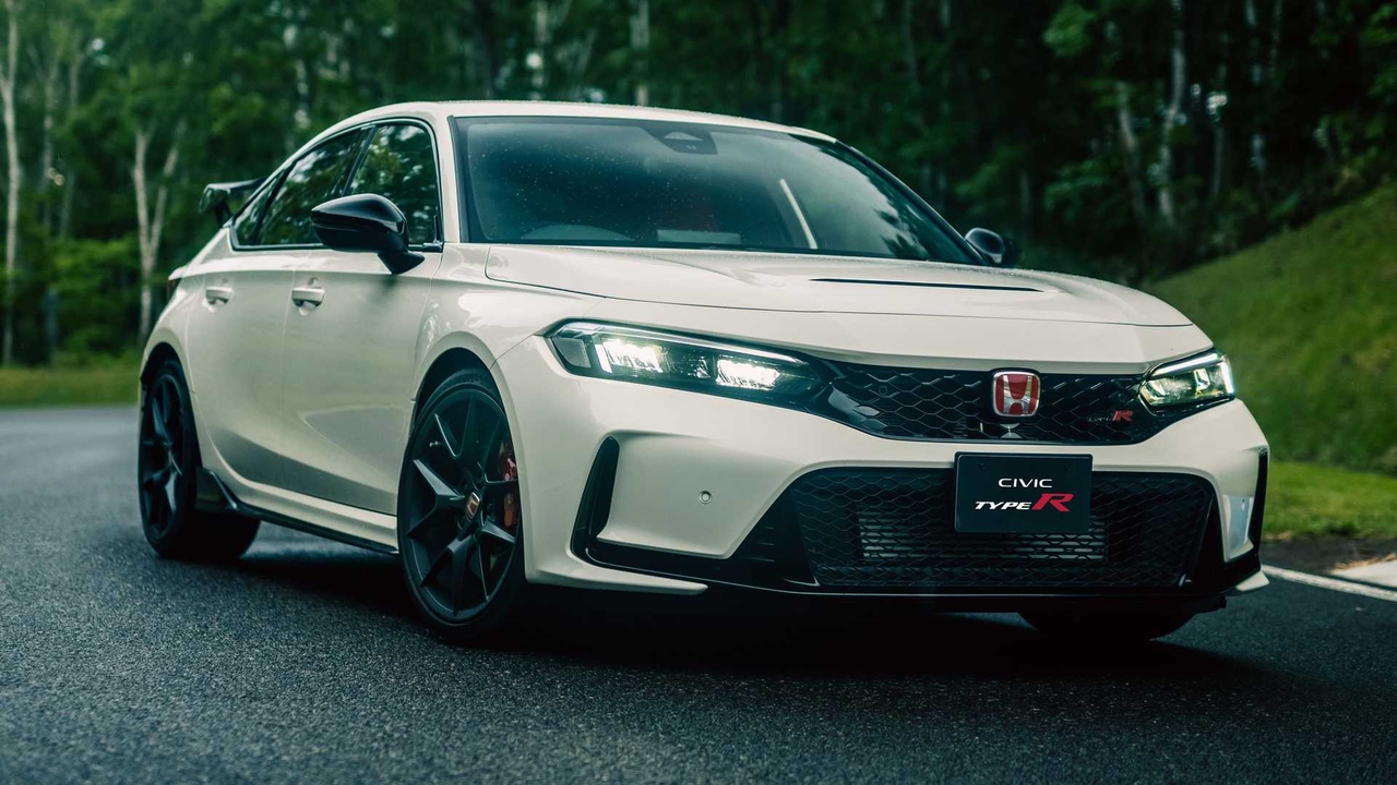 Honda Civic Type R 2023: il quattro cilindri sviluppa 330 CV
