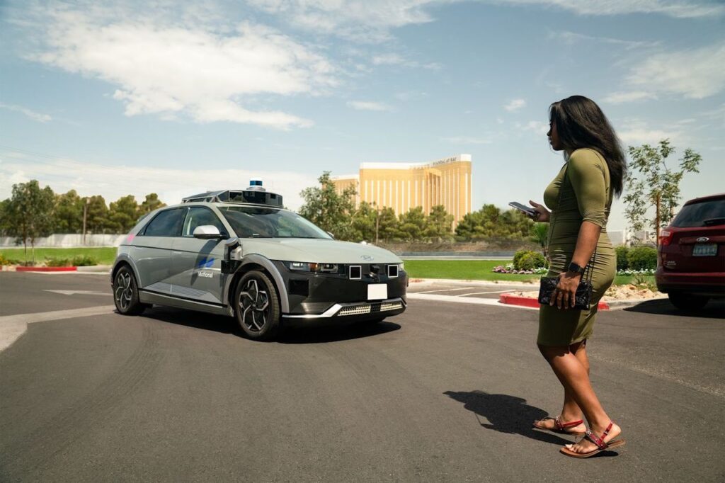 Hyundai Ioniq 5: a Las Vegas arrivano le prime auto a guida autonoma senza conducente