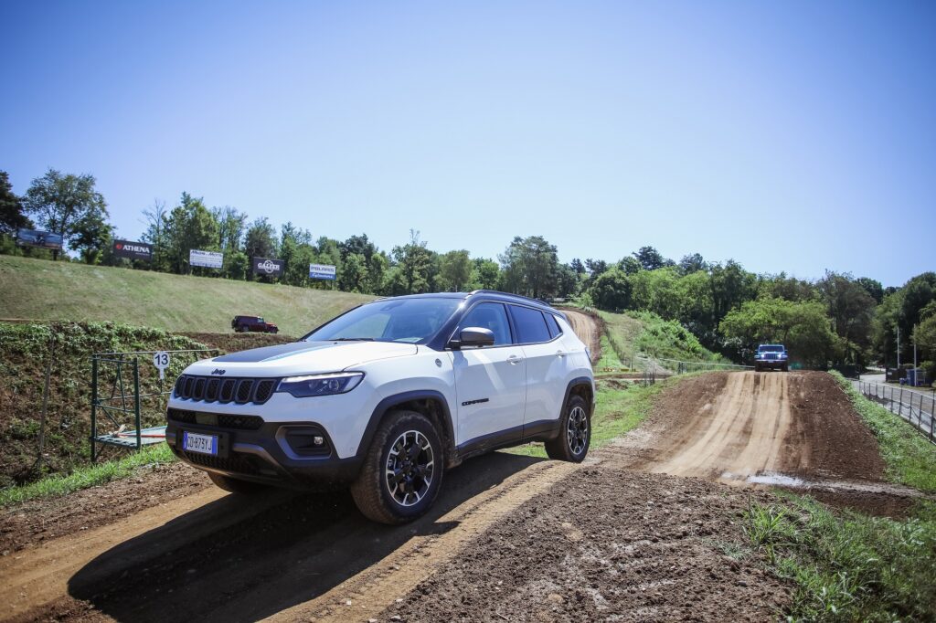 Jeep: anche a luglio leader tra le auto ibride in Italia