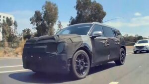 Kia EV9: nuovo prototipo avvistato in California [VIDEO SPIA]