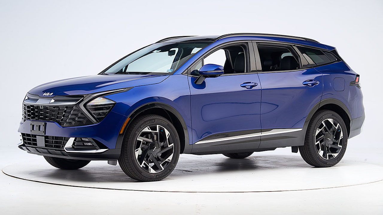 Kia Sportage 2023 supera i test di sicurezza IIHS