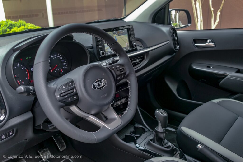 Brotect Pellicola Vetro Ibrido AirGlass Per Kia Picanto 2022 (8") - Durezza 9H, Antimpronta, Trasparente - Made In Germany