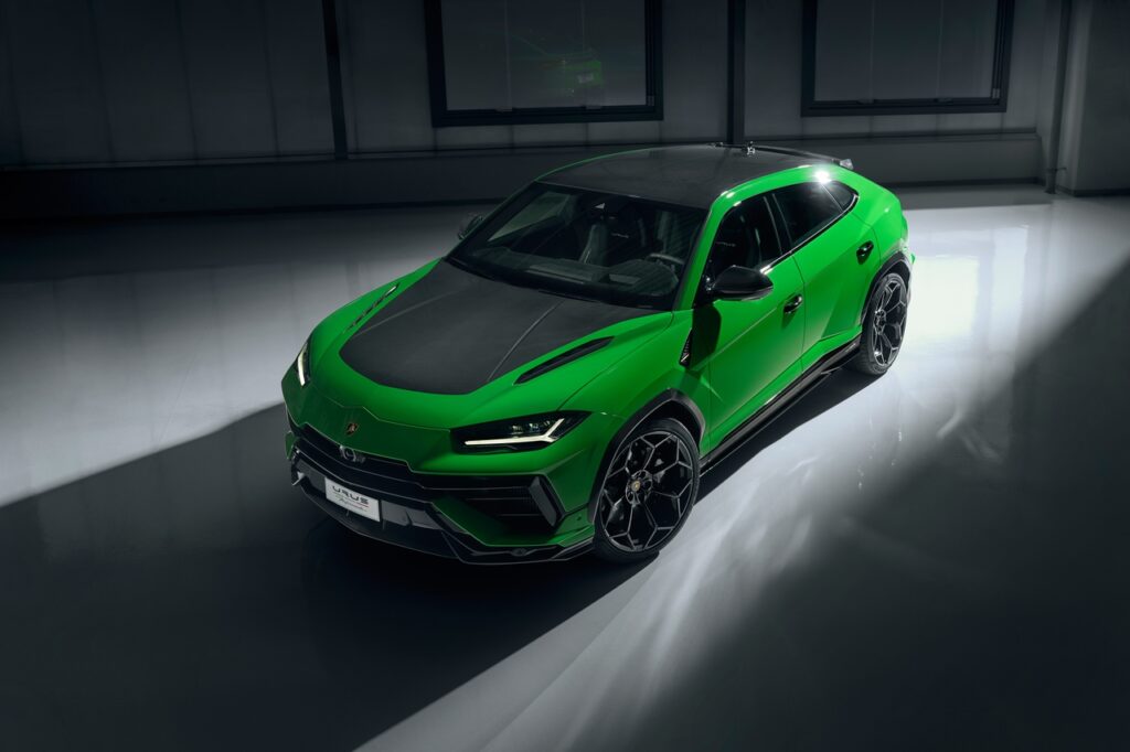 Lamborghini Urus Performante: il super SUV diventa più estremo [FOTO e VIDEO]