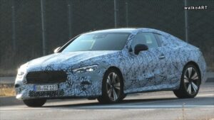 Mercedes CLE Coupé 2023: ancora test su strada per il nuovo modello [VIDEO SPIA]