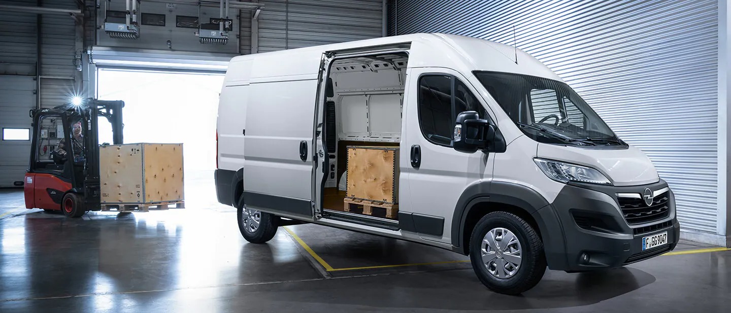Opel Movano Van: ad agosto in promozione da 249 euro al mese