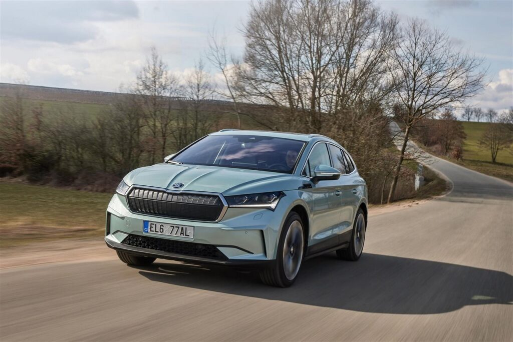 Skoda Enyaq iV 2023: cambia la gamma e arriva la versione Plus