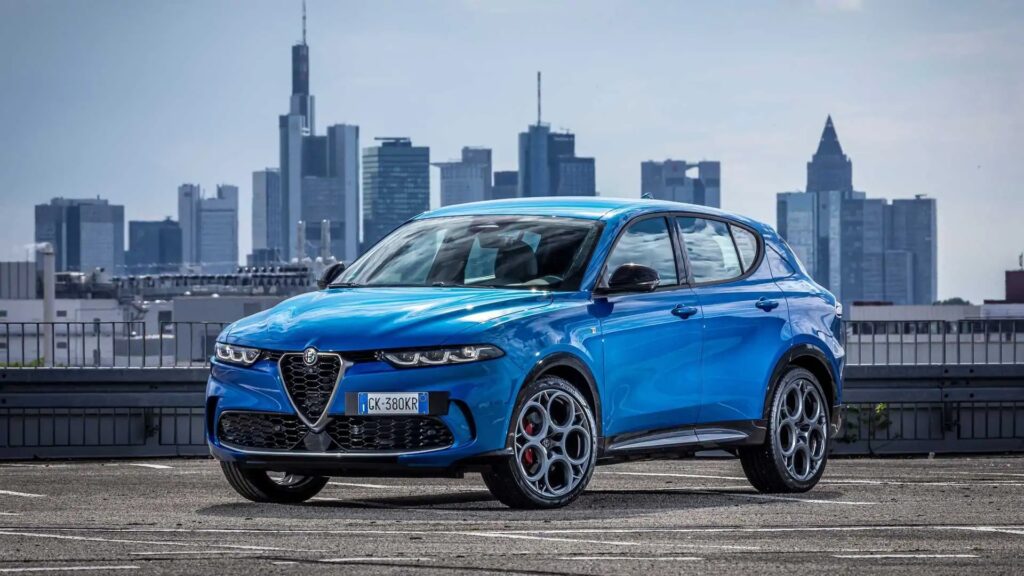 Alfa Romeo Tonale e Ferrari Purosangue in lizza per Car of The Year 2023