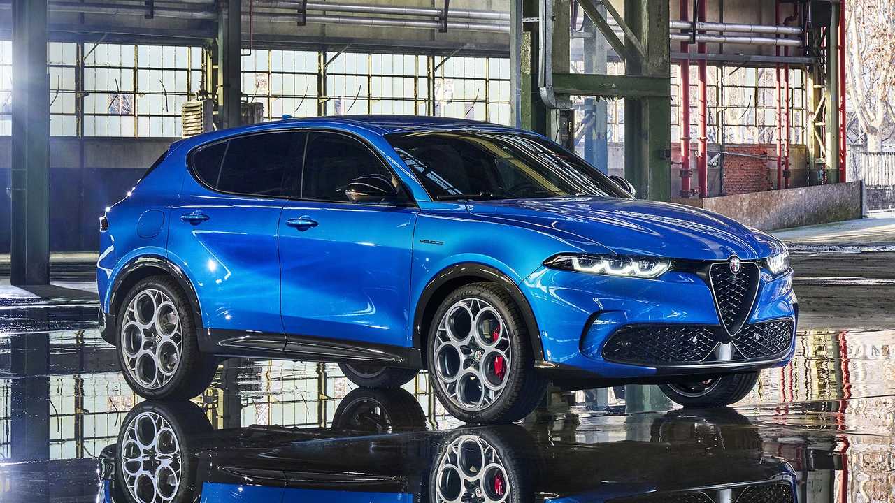 Alfa Romeo Tonale: il SUV inizia il tour promozionale in Francia