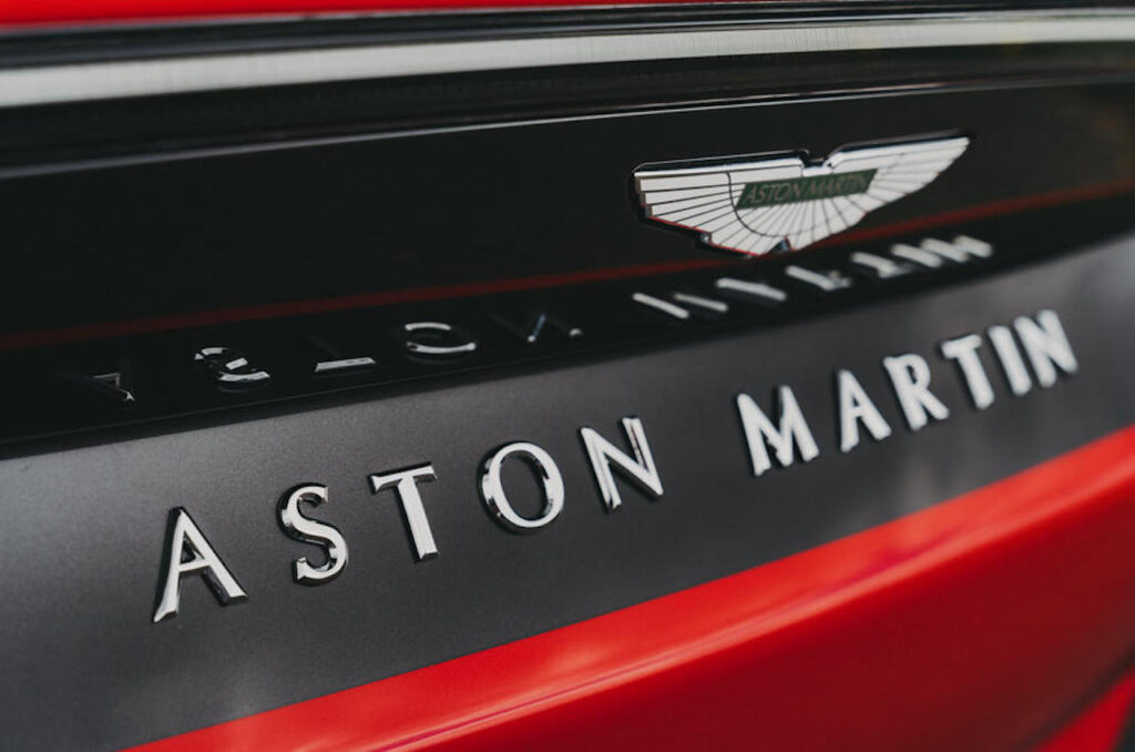 Geely acquisisce una quota di partecipazione in Aston Martin