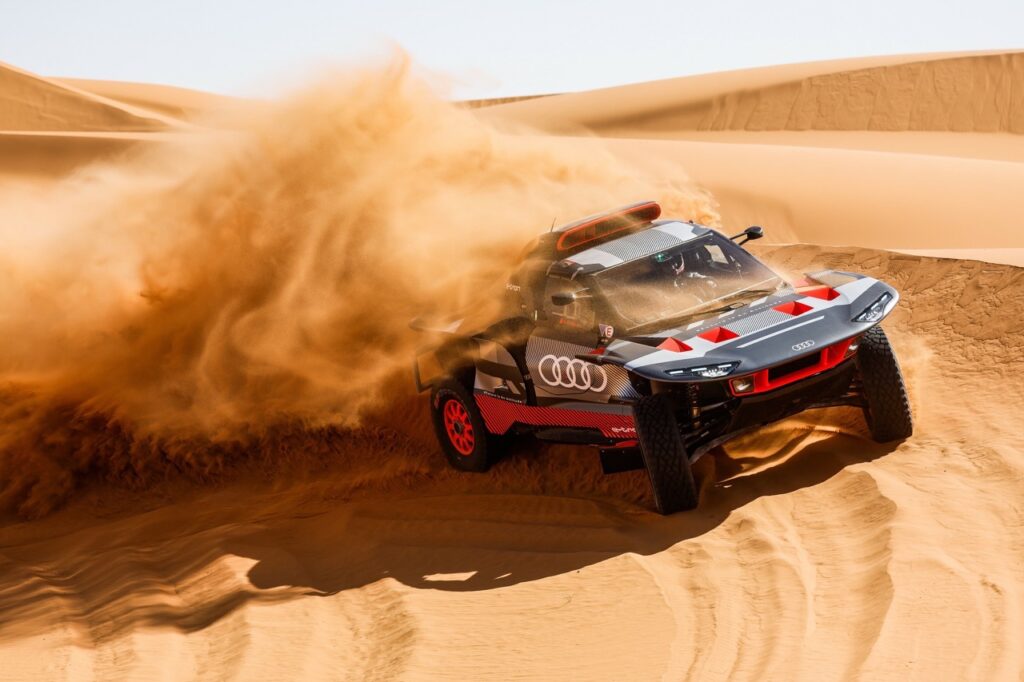 Audi RS Q e-tron E2: test in Marocco verso la Dakar 2023 [FOTO]