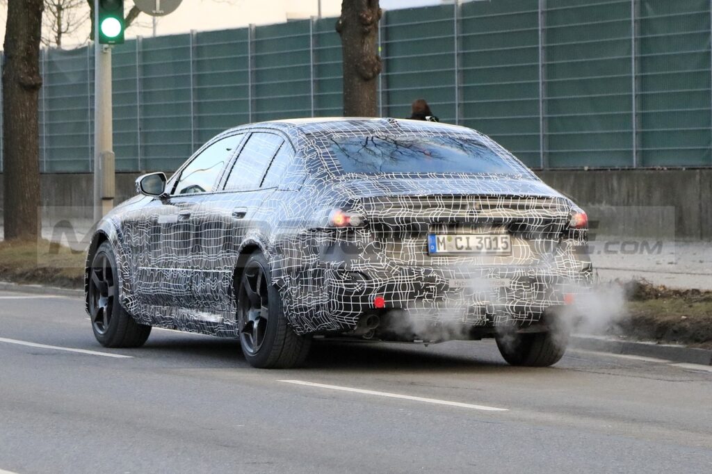 BMW M5 2024: