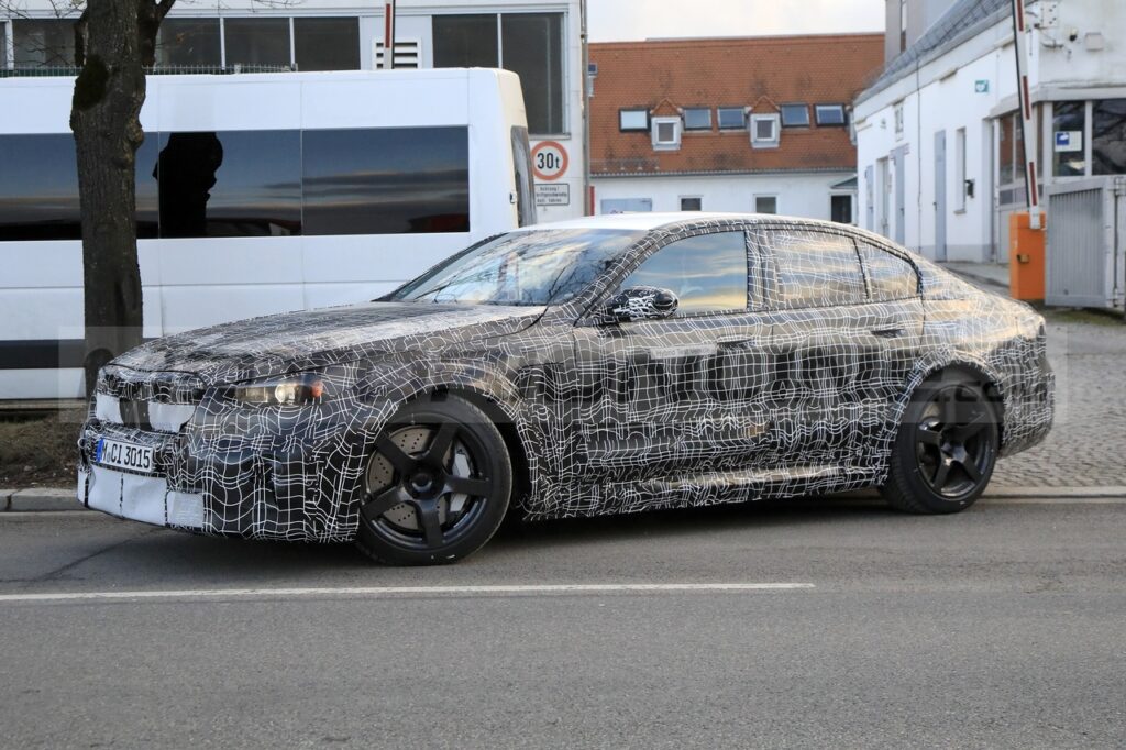 BMW M5 2024: