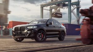 BMW X4 50 Jahre M Edition: svelata la nuova edizione speciale del SUV coupé [FOTO]