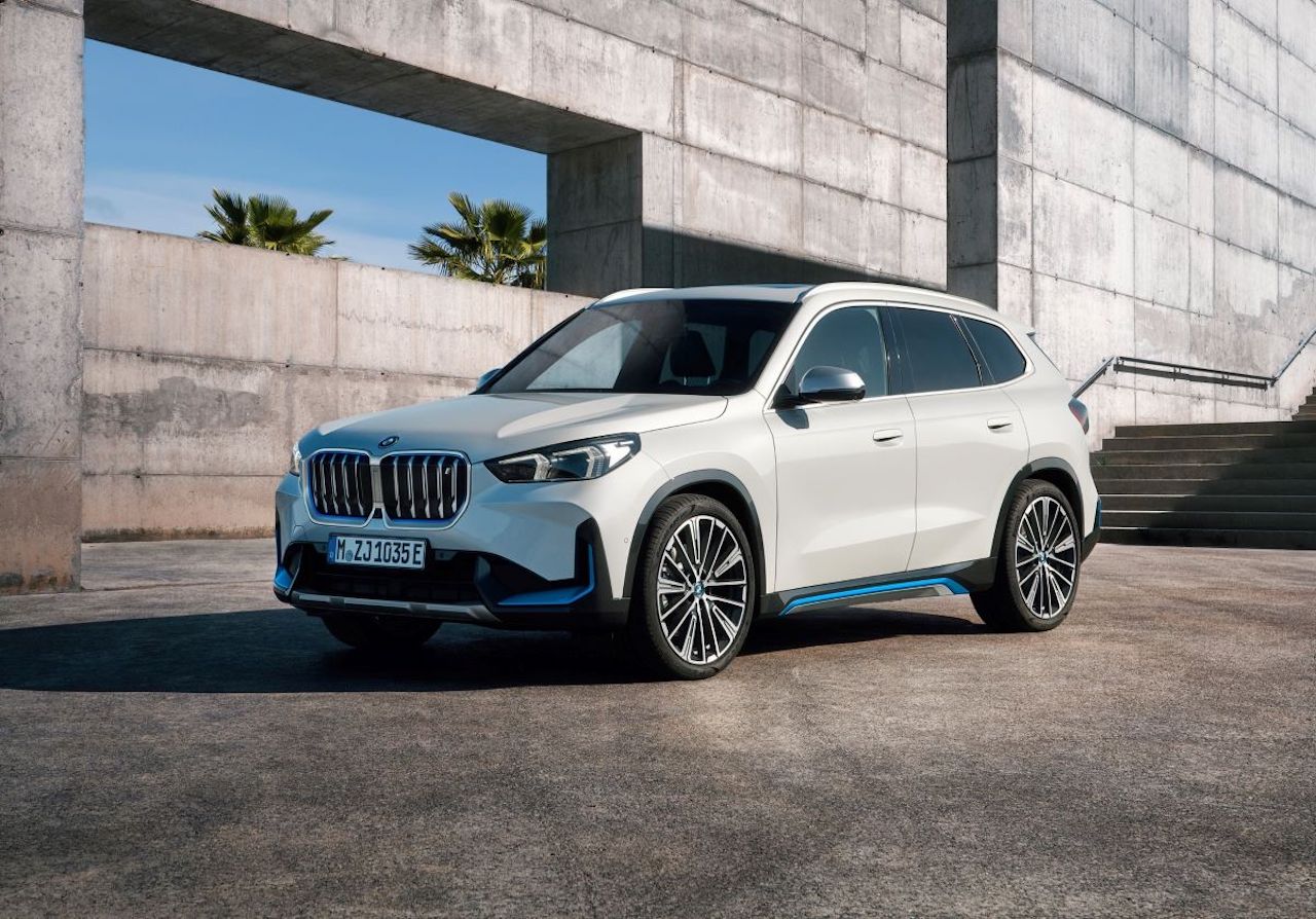 BMW punta a vendere 400.000 veicoli elettrici nel 2023