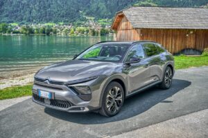 Nuova Citroën C5 X alla scoperta dei più bei laghi di Carinzia [FOTO]