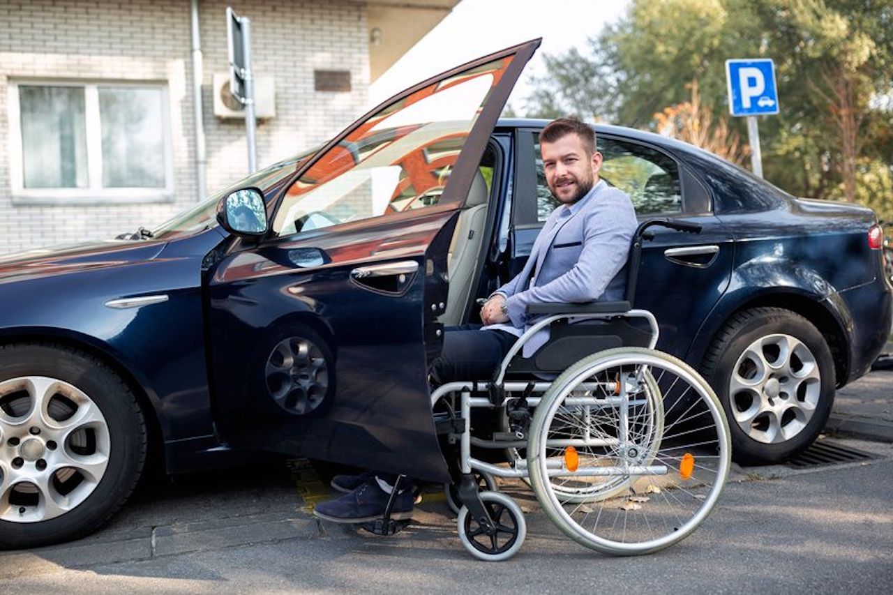 Persone disabili: da oggi sarà più facile prendere la patente