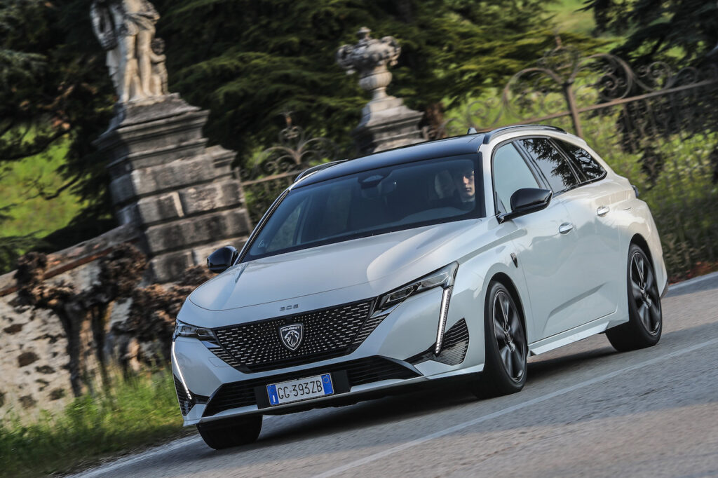 Peugeot Exclusive Test Drive: ecco come conoscere i vantaggi della gamma LEV