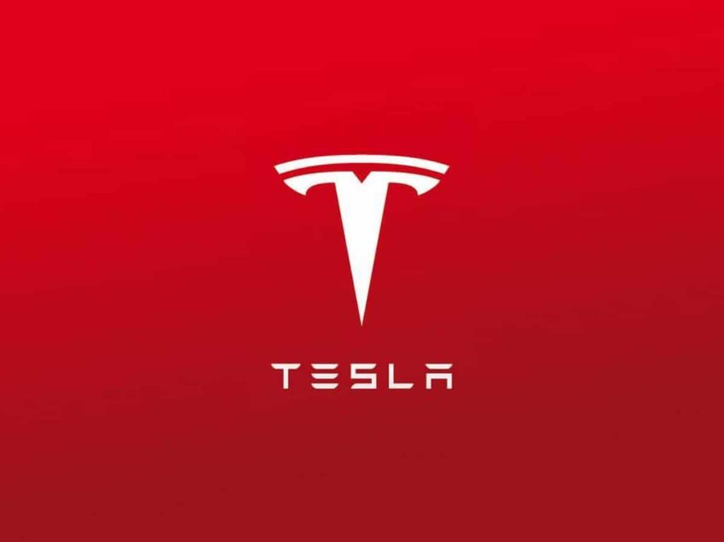 Tesla richiama oltre 1 milione di auto per un problema ai finestrini