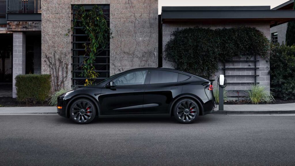 Tesla Model Y consegnata in soli 7 giorni, ecco dove